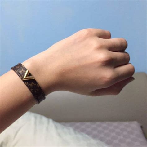 bracelet luxe femme louis vuitton|louis vuitton bracelet size chart.